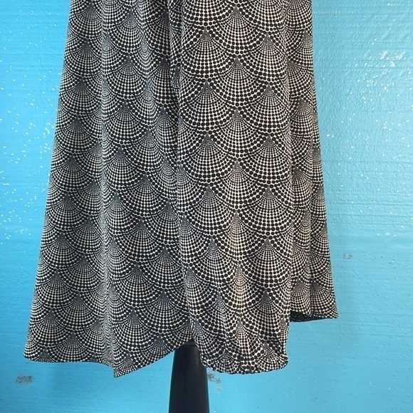 Michael Kors Textured Black Long-Sleeve Blouse w/ Seashell Print Top | Large - Picture 5 of 15